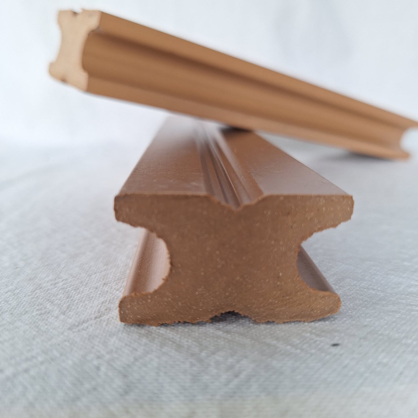 Podkladový trámek na podložení dřevoplastových terasových prken TeraDeck odlehčených